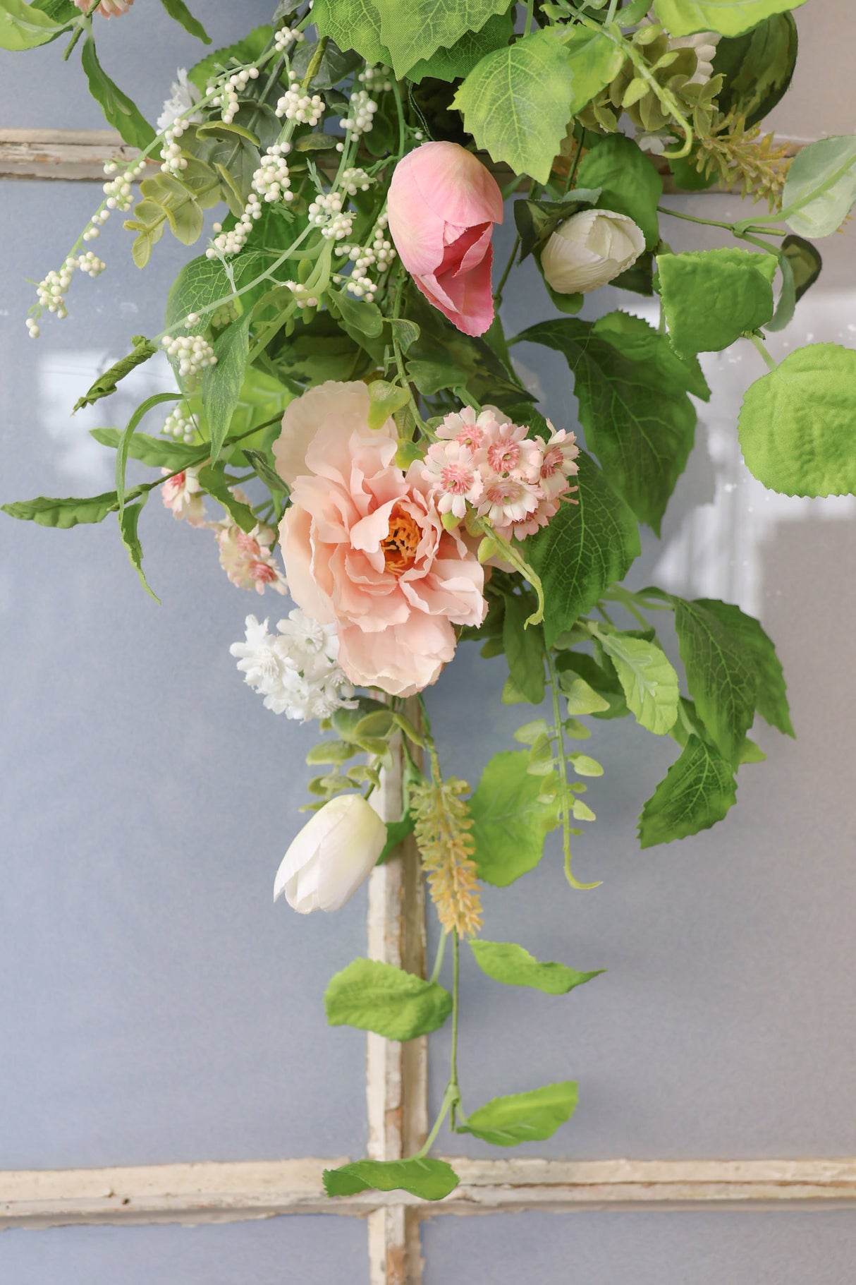 28" Posh Peony Teardrop