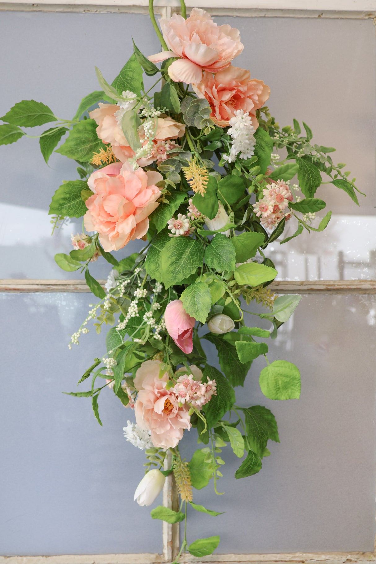 28" Posh Peony Teardrop