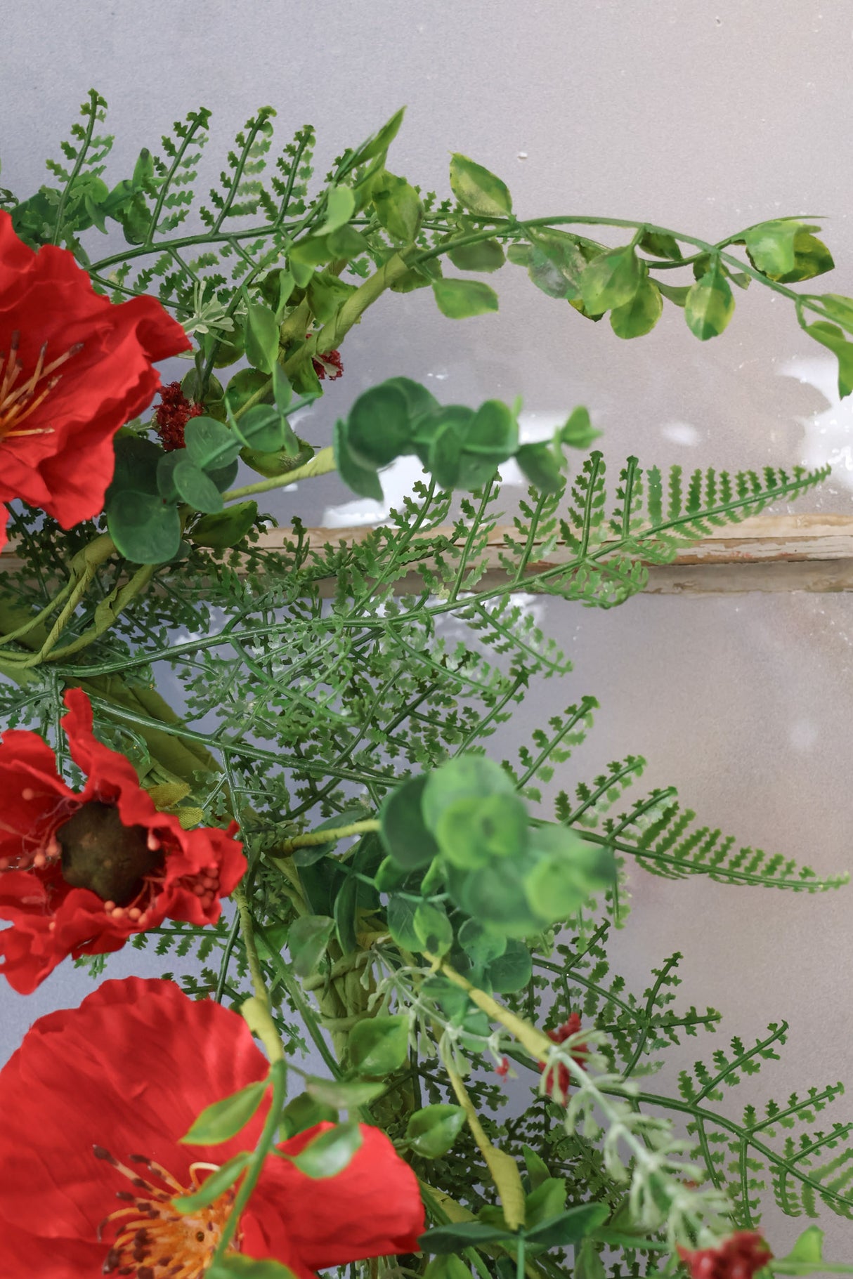 24" Punchy Poppy Wreath