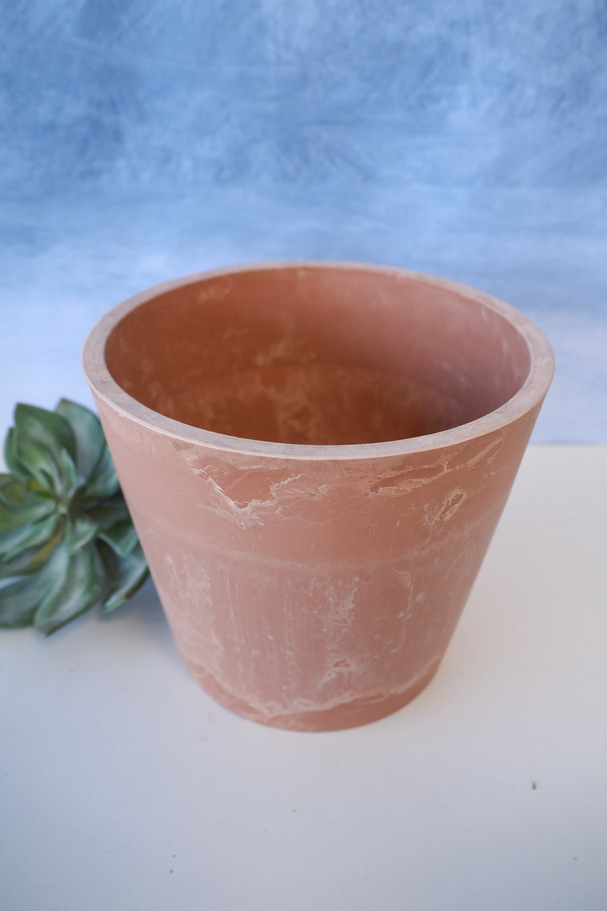 Susie Flower Pot