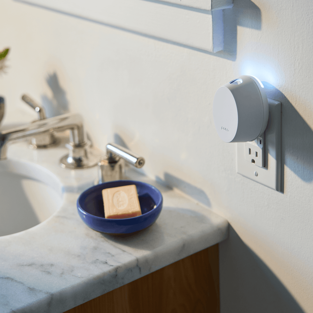 Pura Mini Smart Fragrance Diffuser