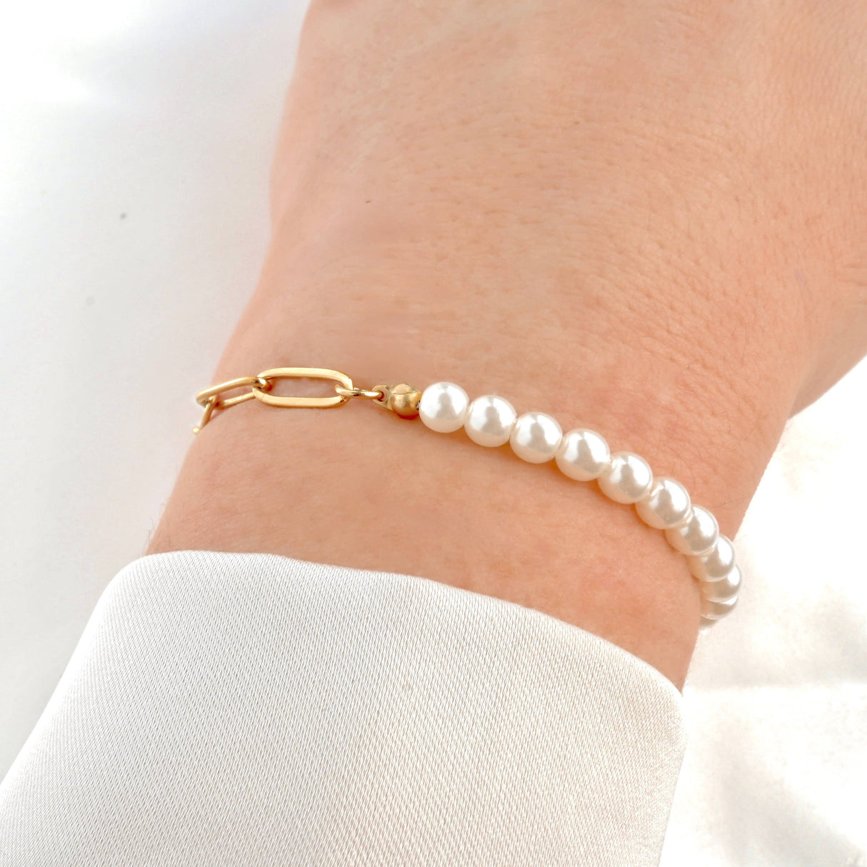 18k Dainty Pearl Waterproof Bracelet