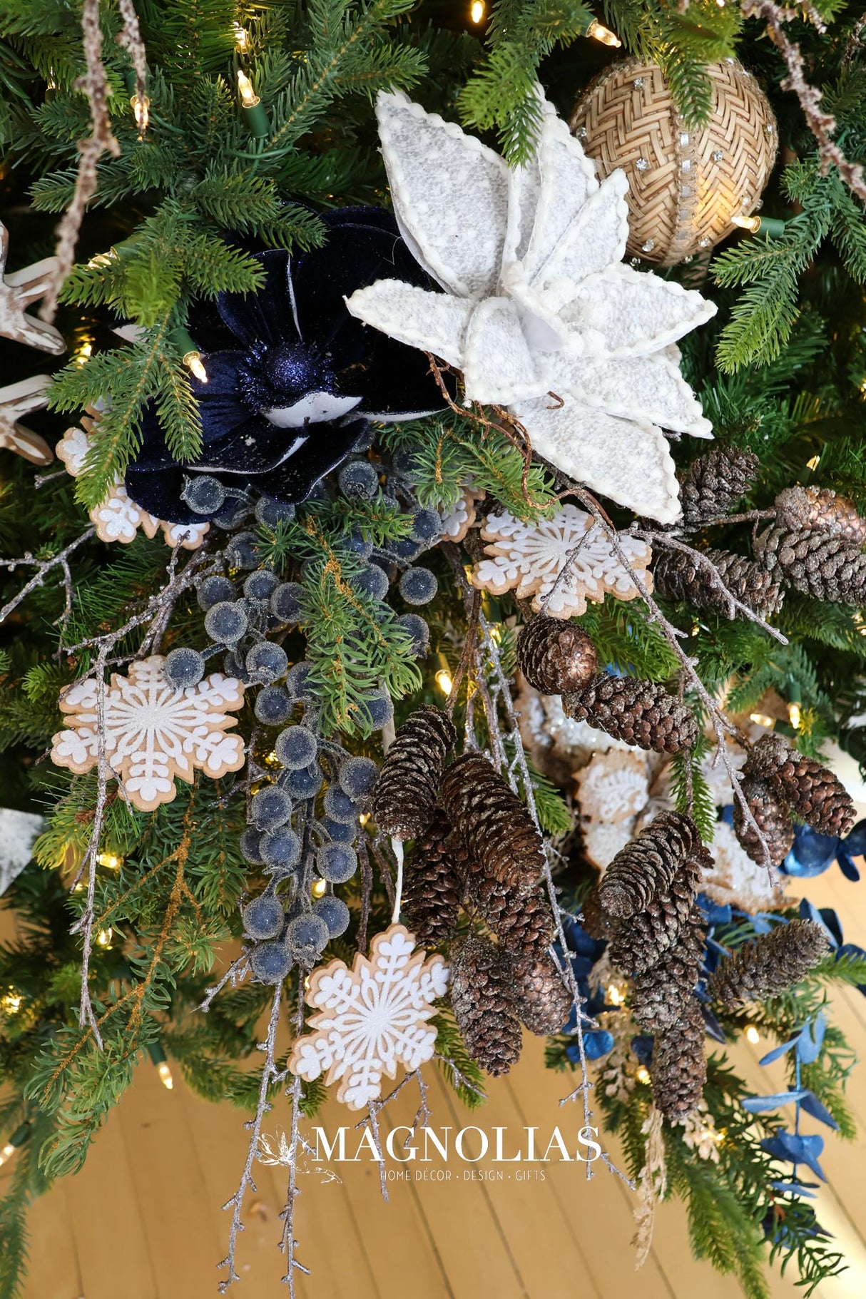 Winter Wish Pinecone Spray